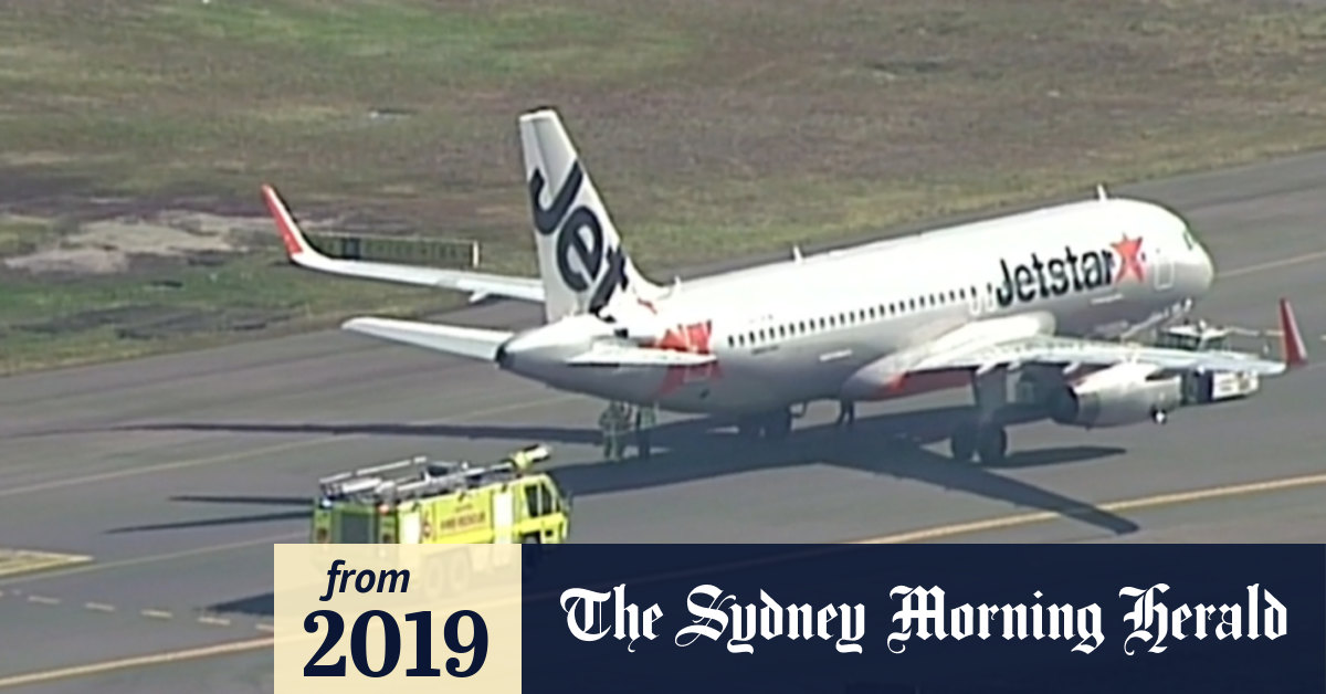 Video Jetstar flight returns to Sydney Airport